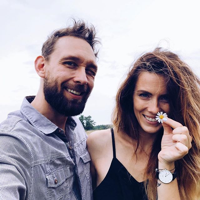 Lato wróciło ☀️❤️ Przed nami piękny dzień. W dodatku bez dzieci 🙈 Kto przebywa ze swoimi dzieciakami non stop (przerwa wakacyjna) ten wie jak bardzo potrzebna jest chwila sam na sam. Jestem ciekawa Waszych planów na sobotę, co porabiacie?
.
.
#para#polskapara#couplegoals#rodzice#bezdzieci#wyrodnirodzice#sobota#polskadziewczyna Lato wróciło ☀️❤️ Przed nami piękny dzień. W dodatku bez dzieci 🙈 Kto przebywa ze swoimi dzieciakami non stop (przerwa wakacyjna) ten wie jak bardzo potrzebna jest chwila sam na sam. Jestem ciekawa Waszych planów na sobotę, co porabiacie?
.
.
#para#polskapara#couplegoals#rodzice#bezdzieci#wyrodnirodzice#sobota#polskadziewczyna