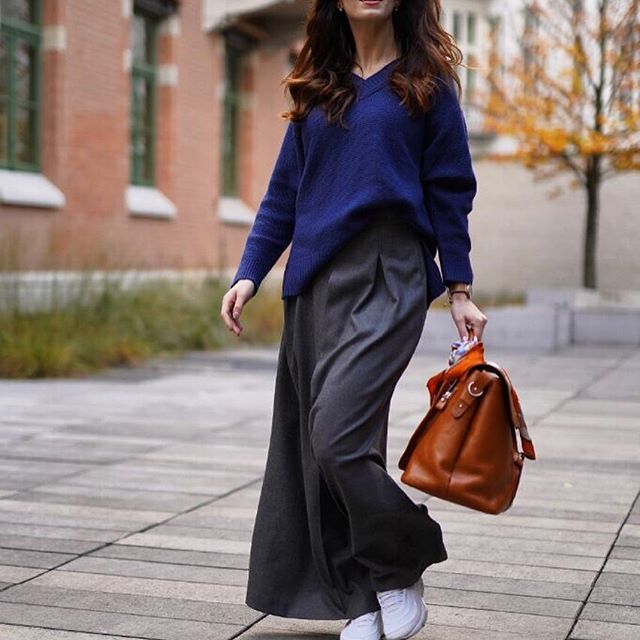 Ależ to był intensywny tydzień! Kilka dni temu miałam przyjemność brać udział w sesji dla @kossmannfashion gdzie  zdjęcia robił @krzysztof_adamek.
Dajcie mi znać koniecznie jak Wam się podobają i czy chcecie żebym pokazała Wam więcej fotek?
No i ciekawa jestem co w tym zdjęciu najbardziej przykuwa Waszą uwagę? .
.
@viproomwarszawa dzięki za nowe włosy ❤️
#kossmann#kossmannfashion#streetstyle#listopad#jesień2018#jesiennestylizacje#ootd#ootdfashion#autumnoutfit#autumnlook#luxurybags