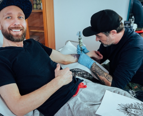 o czym warto wiedzieć robiąc sobie tatuaż?